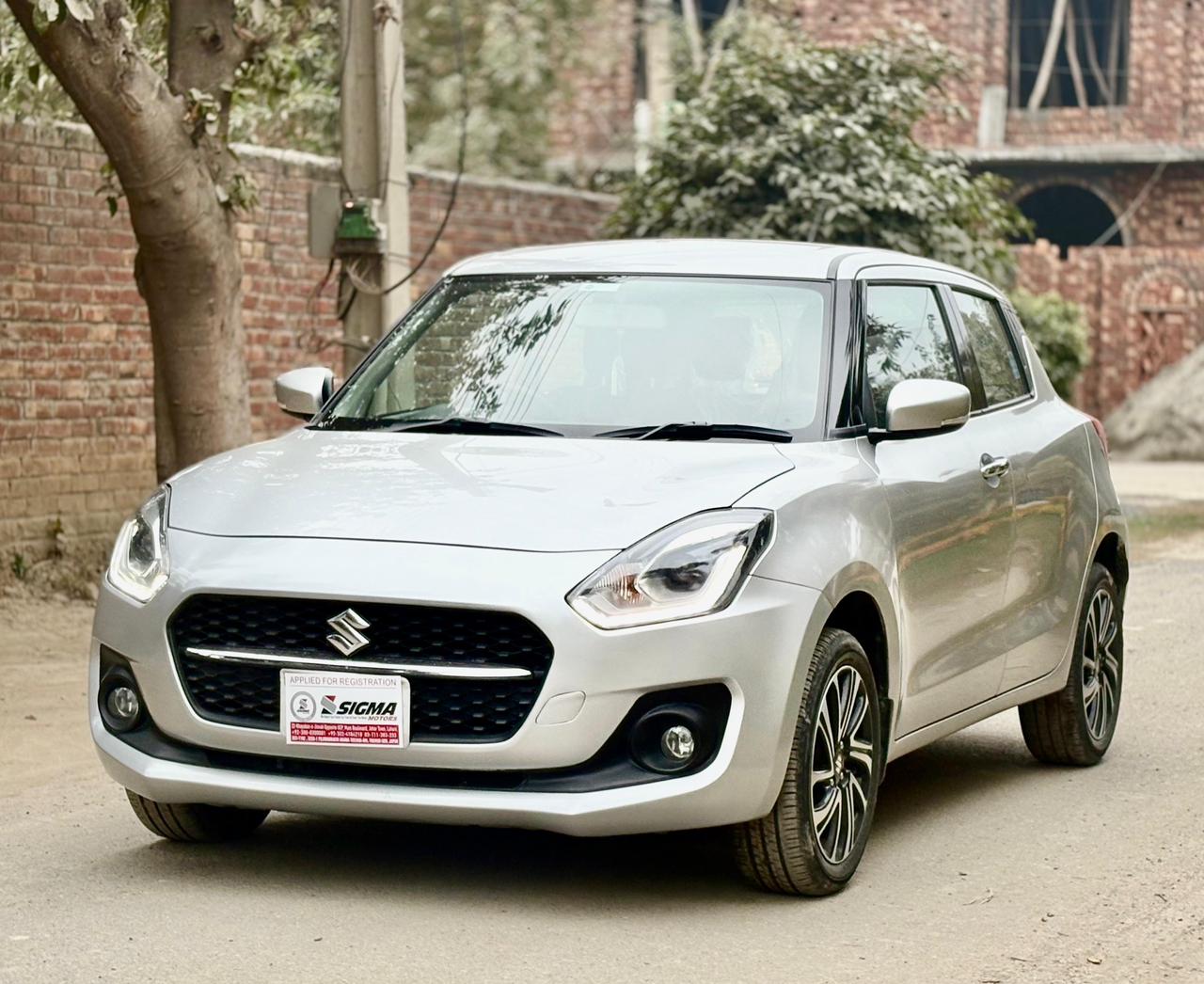 
								Suzuki Swift GLX CVT 2022 full									