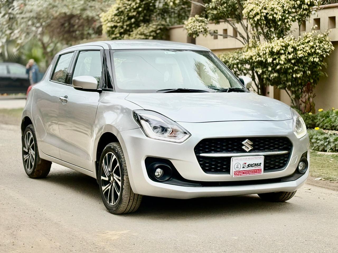 
								Suzuki Swift GLX CVT 2022 full									