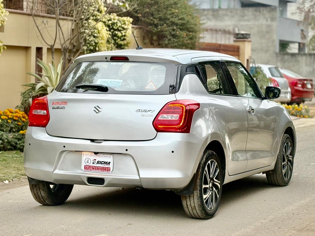 
								Suzuki Swift GLX CVT 2022 full									