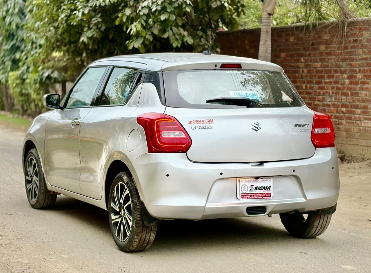 
								Suzuki Swift GLX CVT 2022 full									