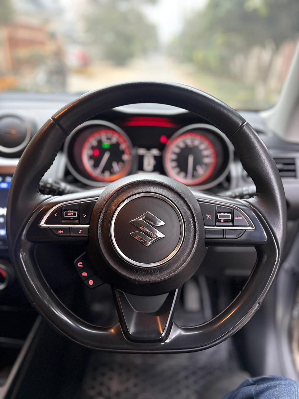 
								Suzuki Swift GLX CVT 2022 full									