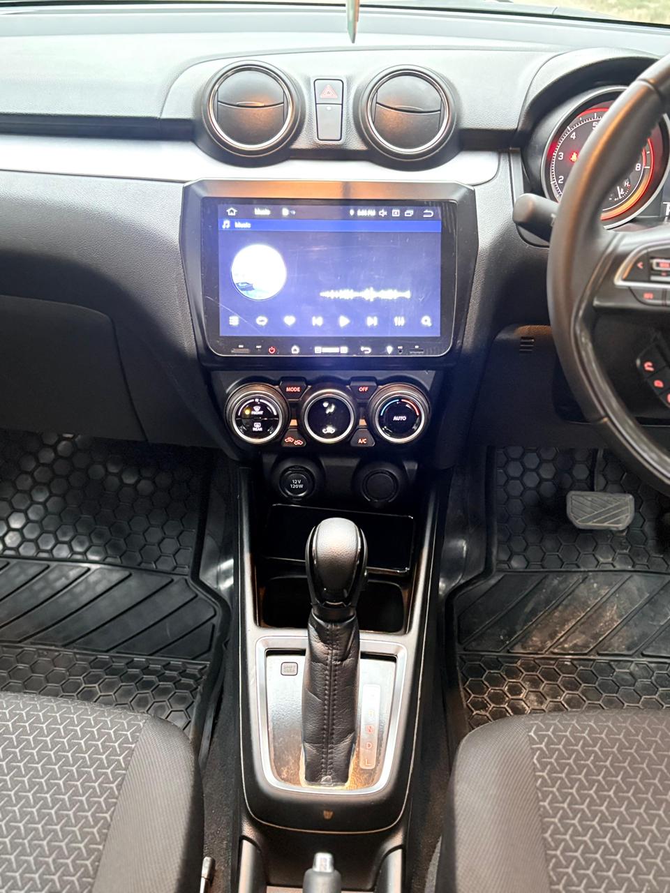 
								Suzuki Swift GLX CVT 2022 full									