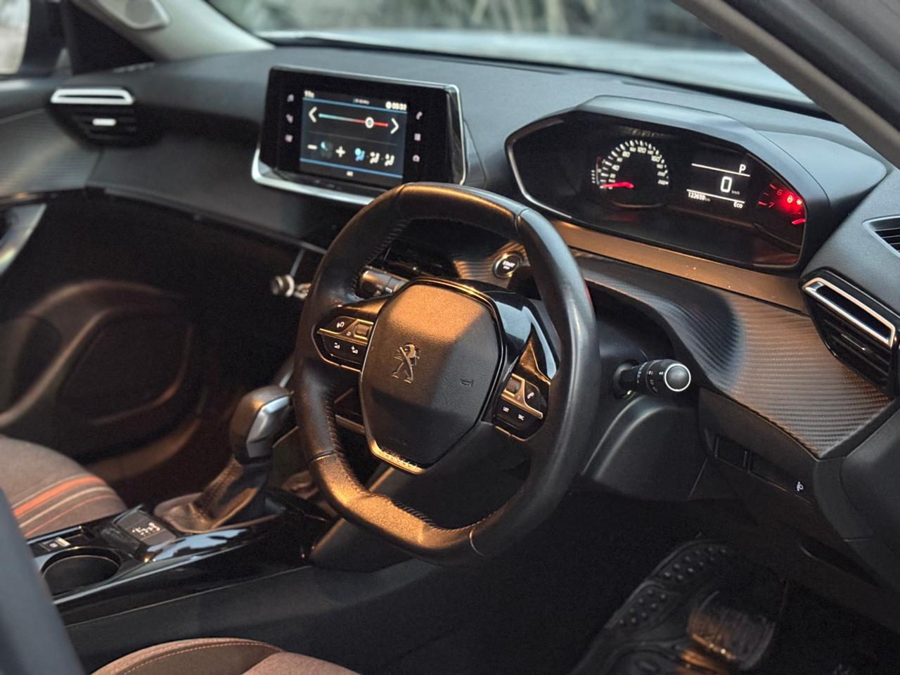 
								Peugeot 2008 Active 2022 full									