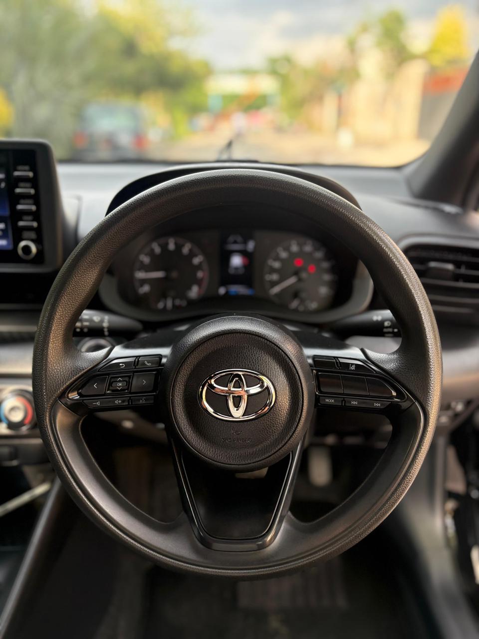 
								Toyota Yaris X 2022 full									