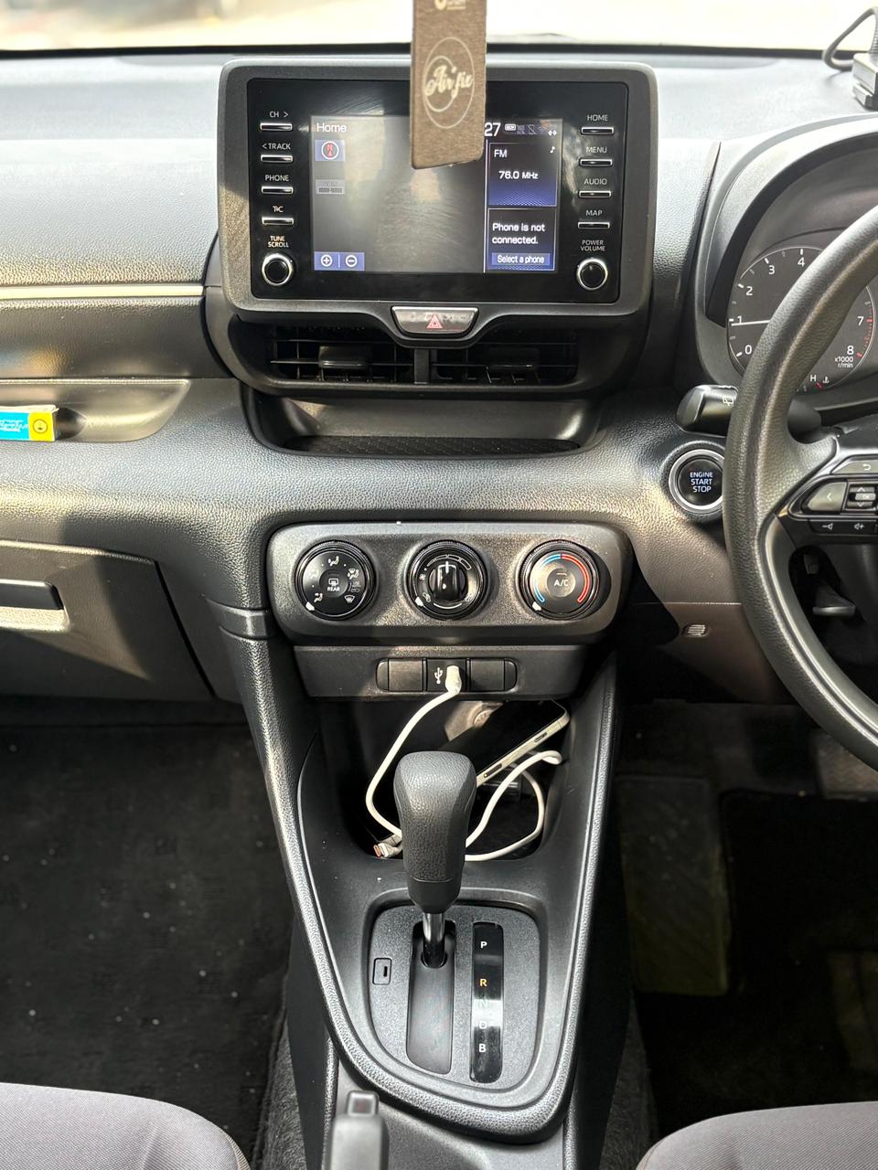 
								Toyota Yaris X 2022 full									