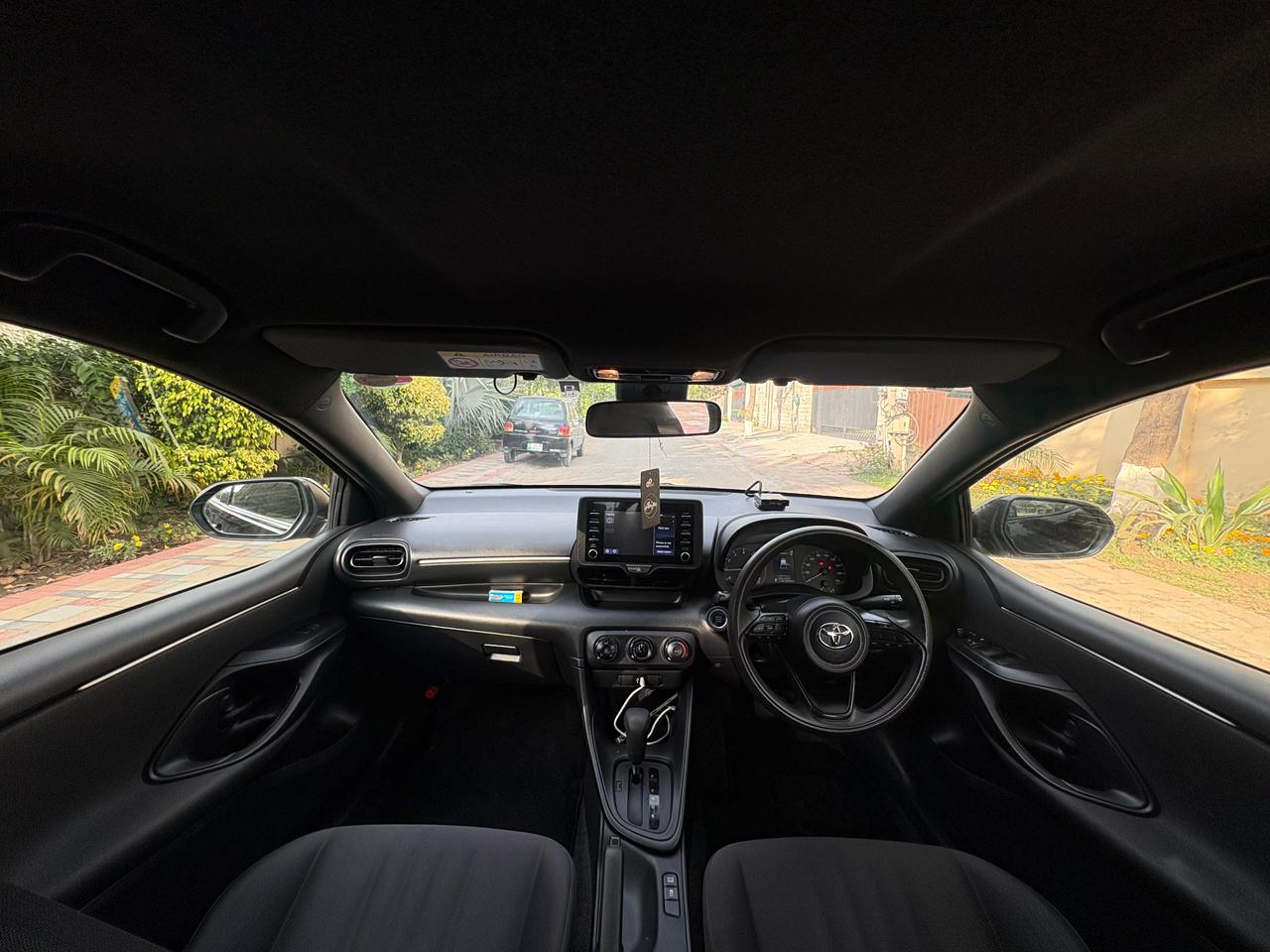 
								Toyota Yaris X 2022 full									