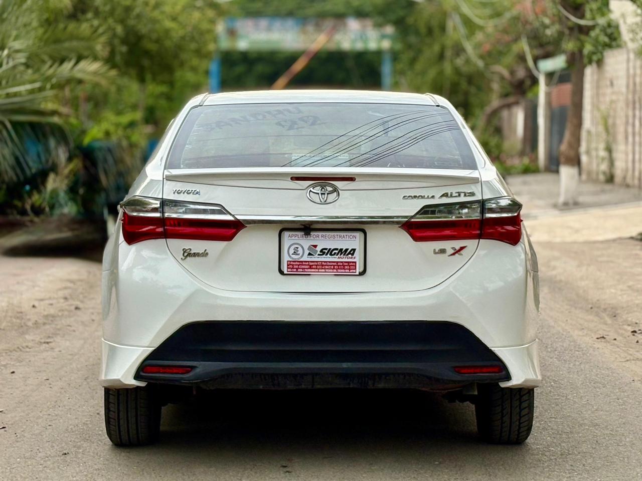 
								Toyota Corolla Grande 1.8 Converted to X 2016 full									