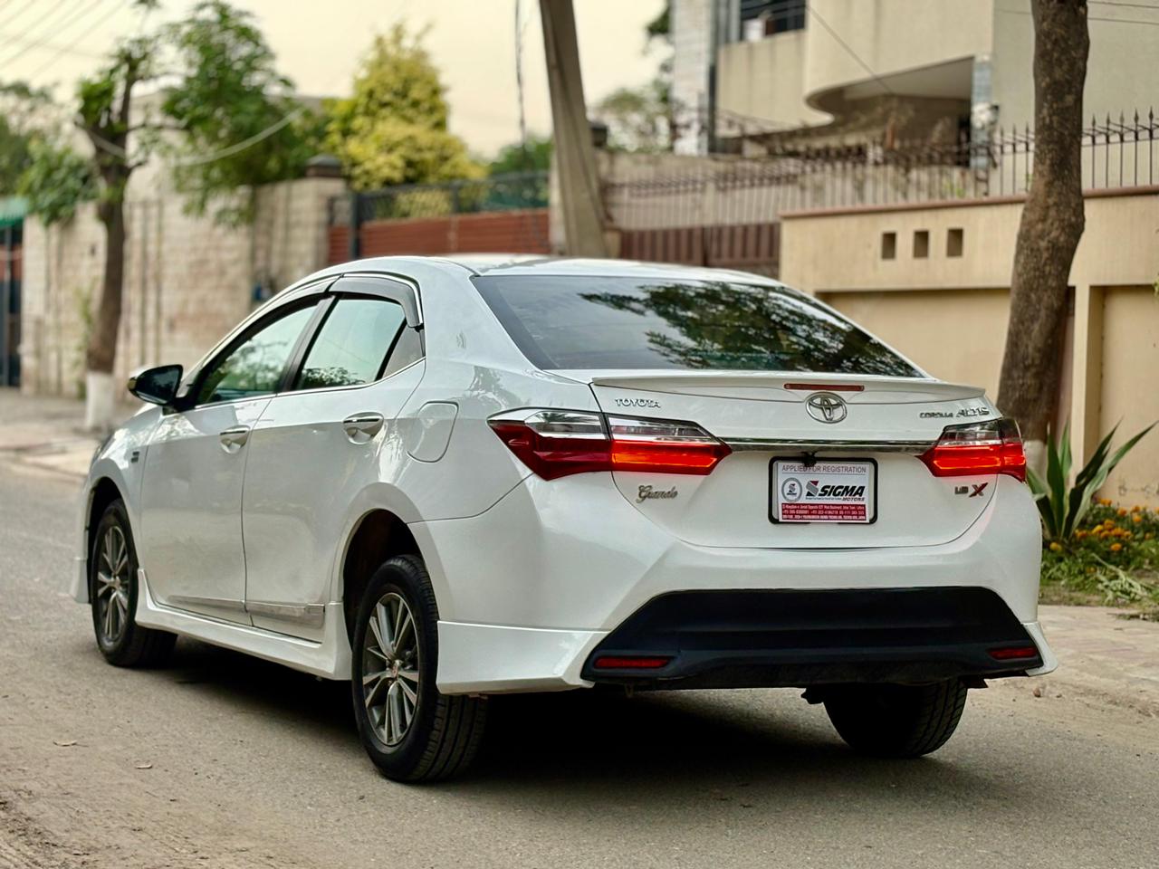 
								Toyota Corolla Grande 1.8 Converted to X 2016 full									