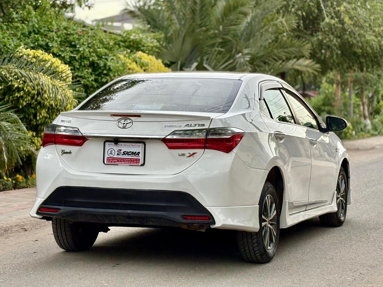 
								Toyota Corolla Grande 1.8 Converted to X 2016 full									