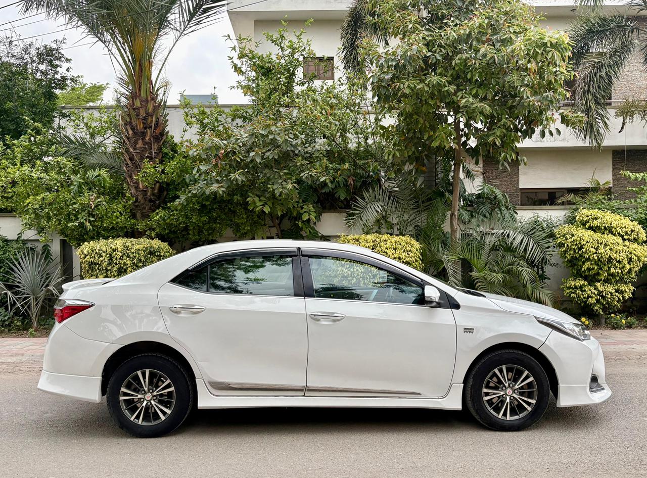 
								Toyota Corolla Grande 1.8 Converted to X 2016 full									