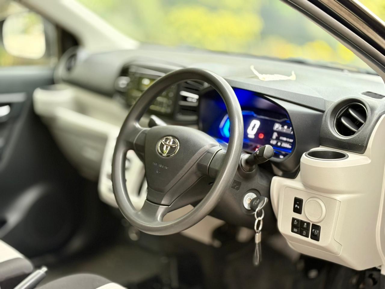 
								Daihatsu Mira ES XSA3 2022 full									