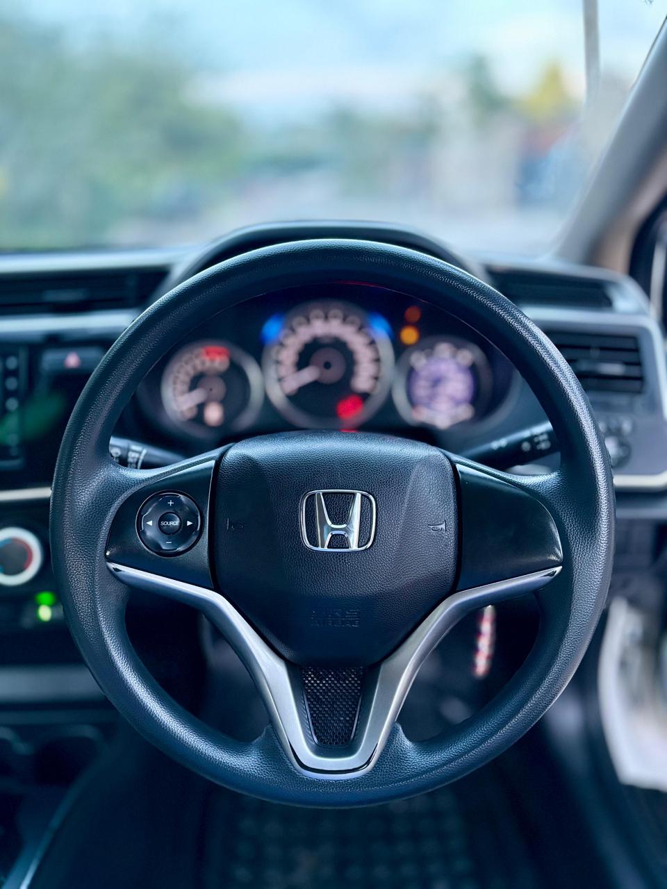 
								Honda City 1.2 Automatic 2024 full									