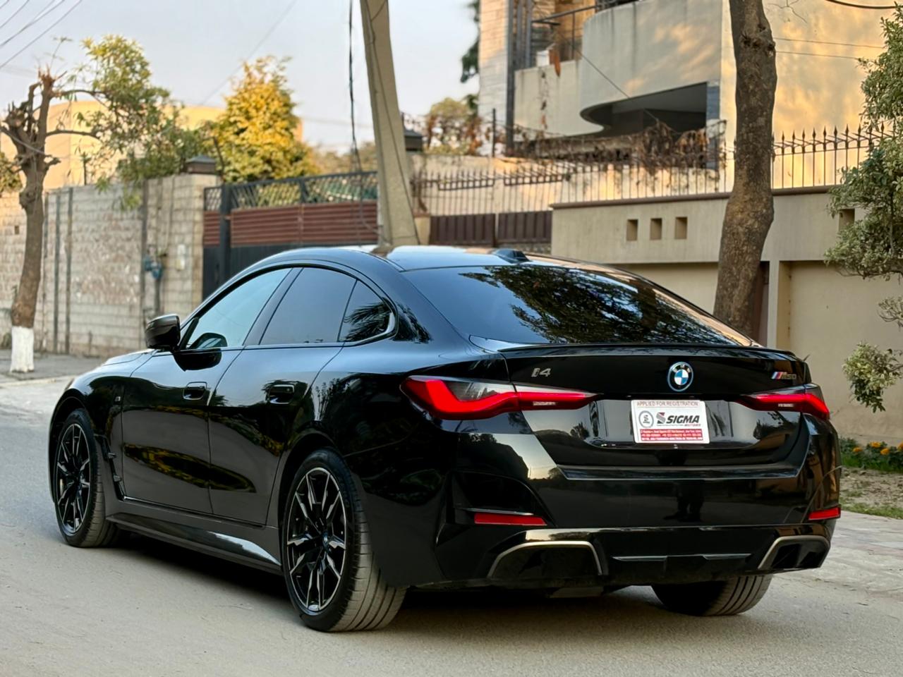 
								BMW i4 M50 2022 full									