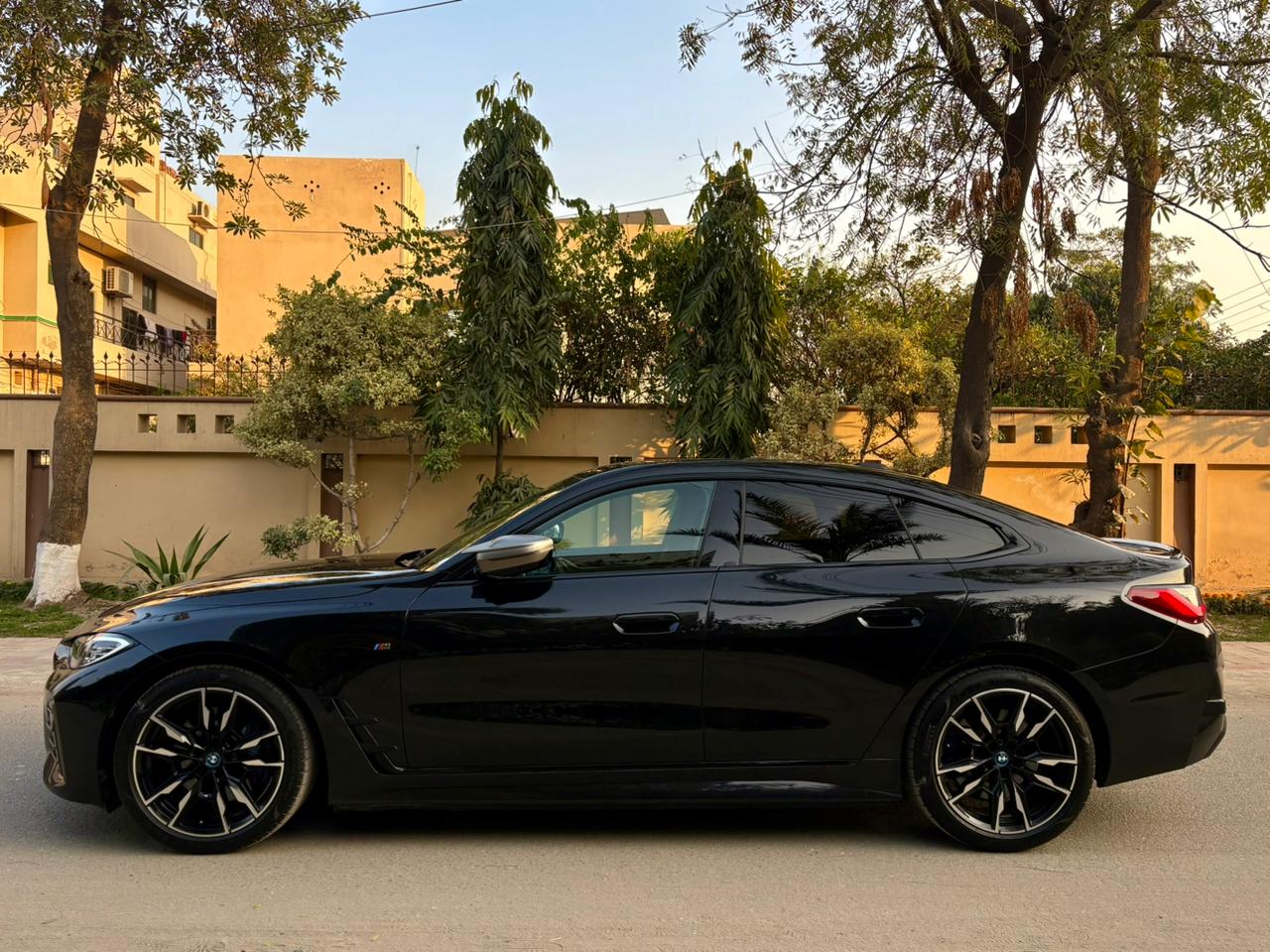 
								BMW i4 M50 2022 full									