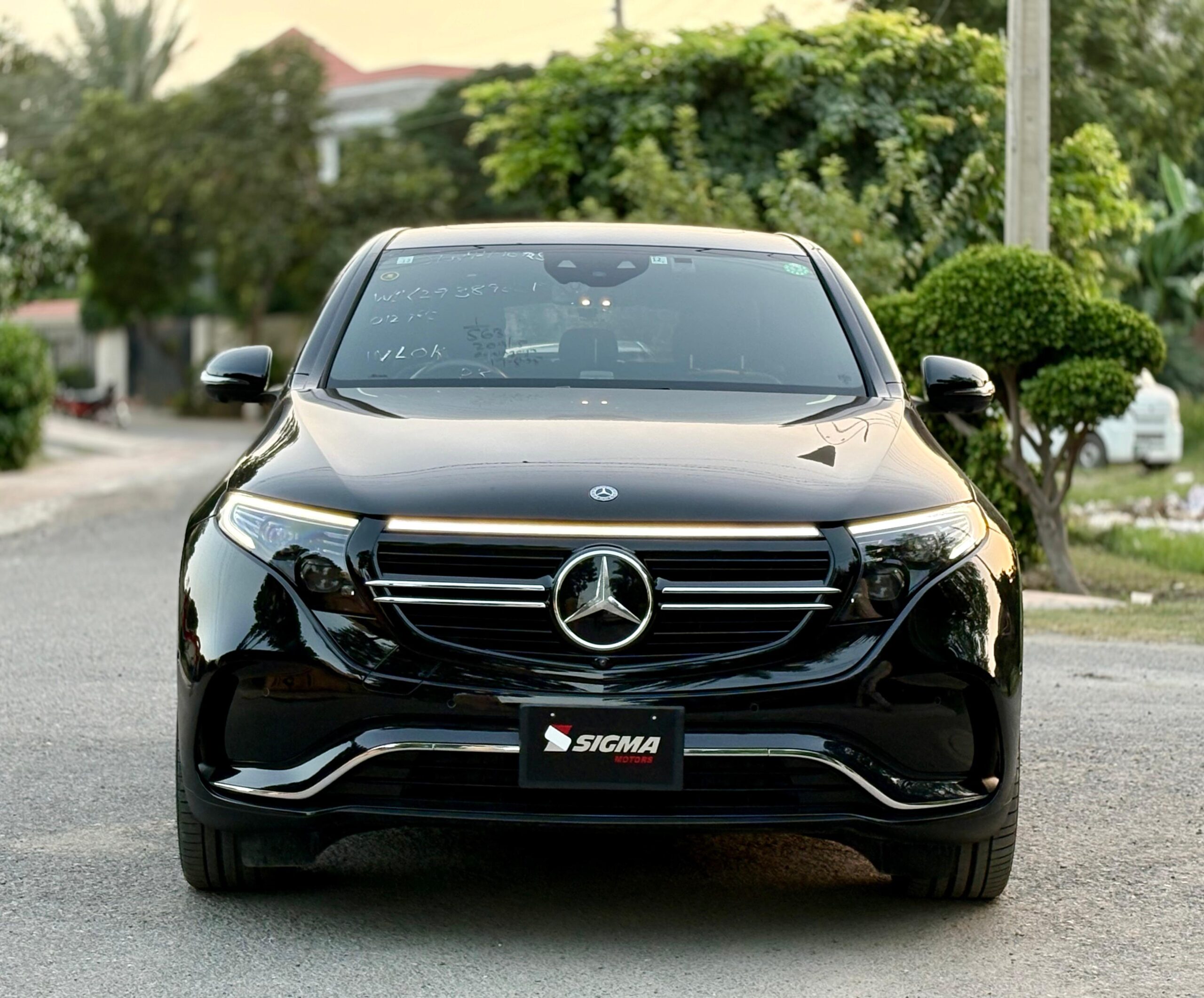 
								Mercedes Benz EQC 400 4Matic AMG Line Premium 2020 full									