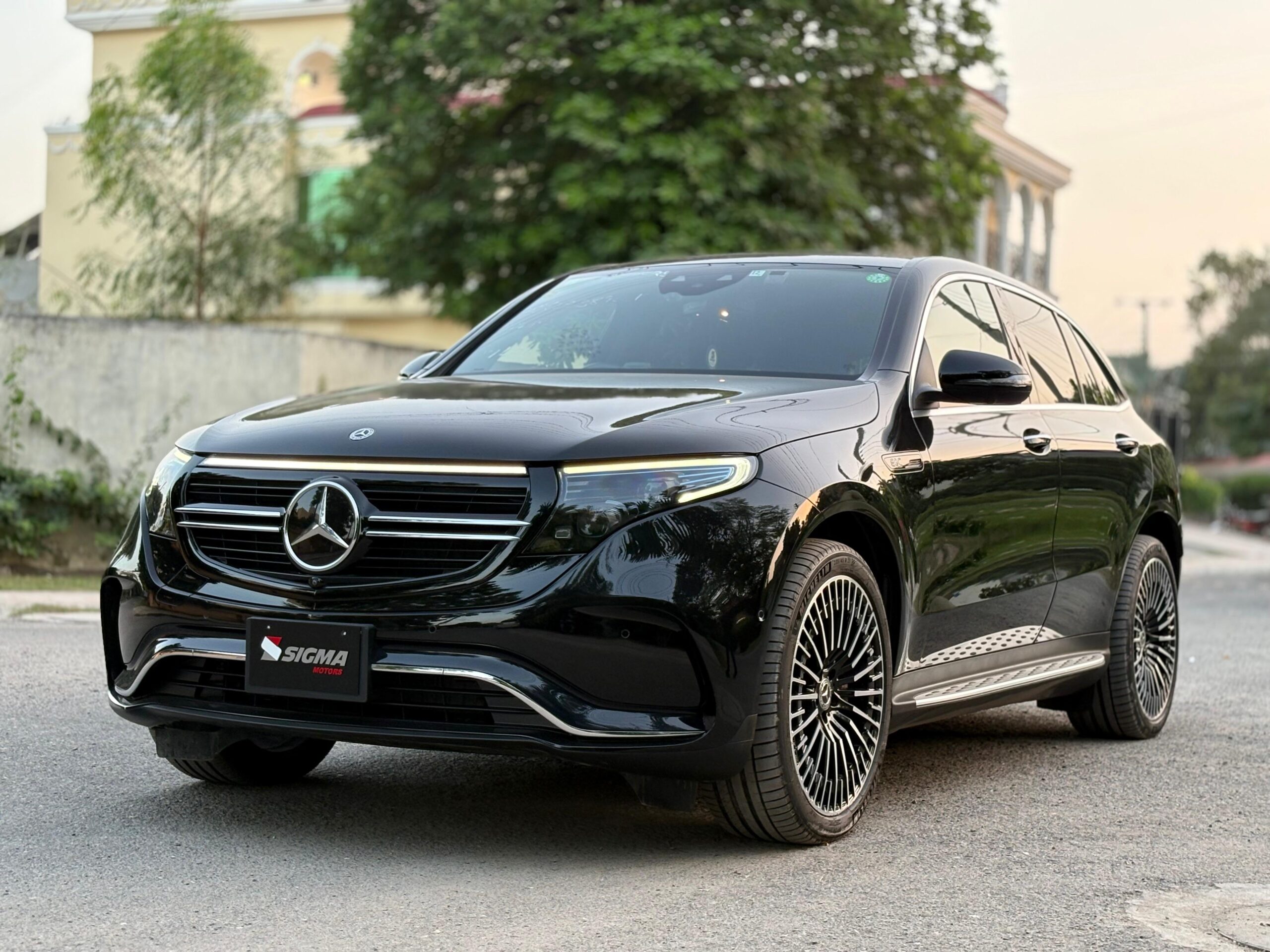 
								Mercedes Benz EQC 400 4Matic AMG Line Premium 2020 full									