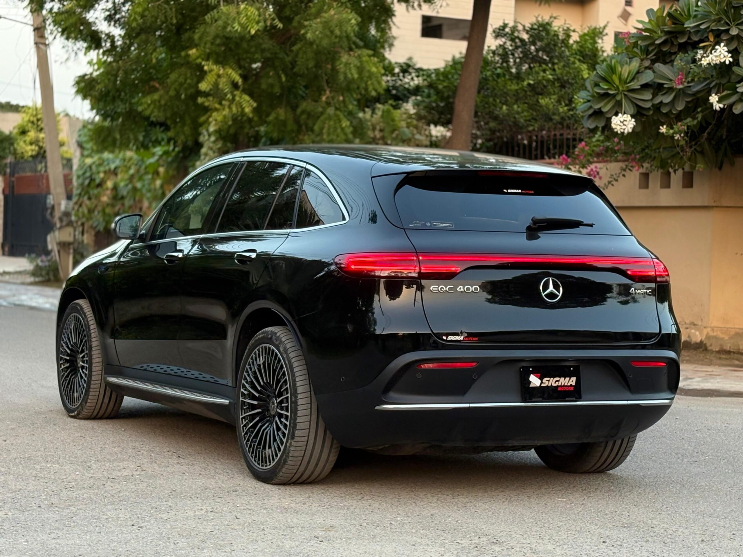 
								Mercedes Benz EQC 400 4Matic AMG Line Premium 2020 full									