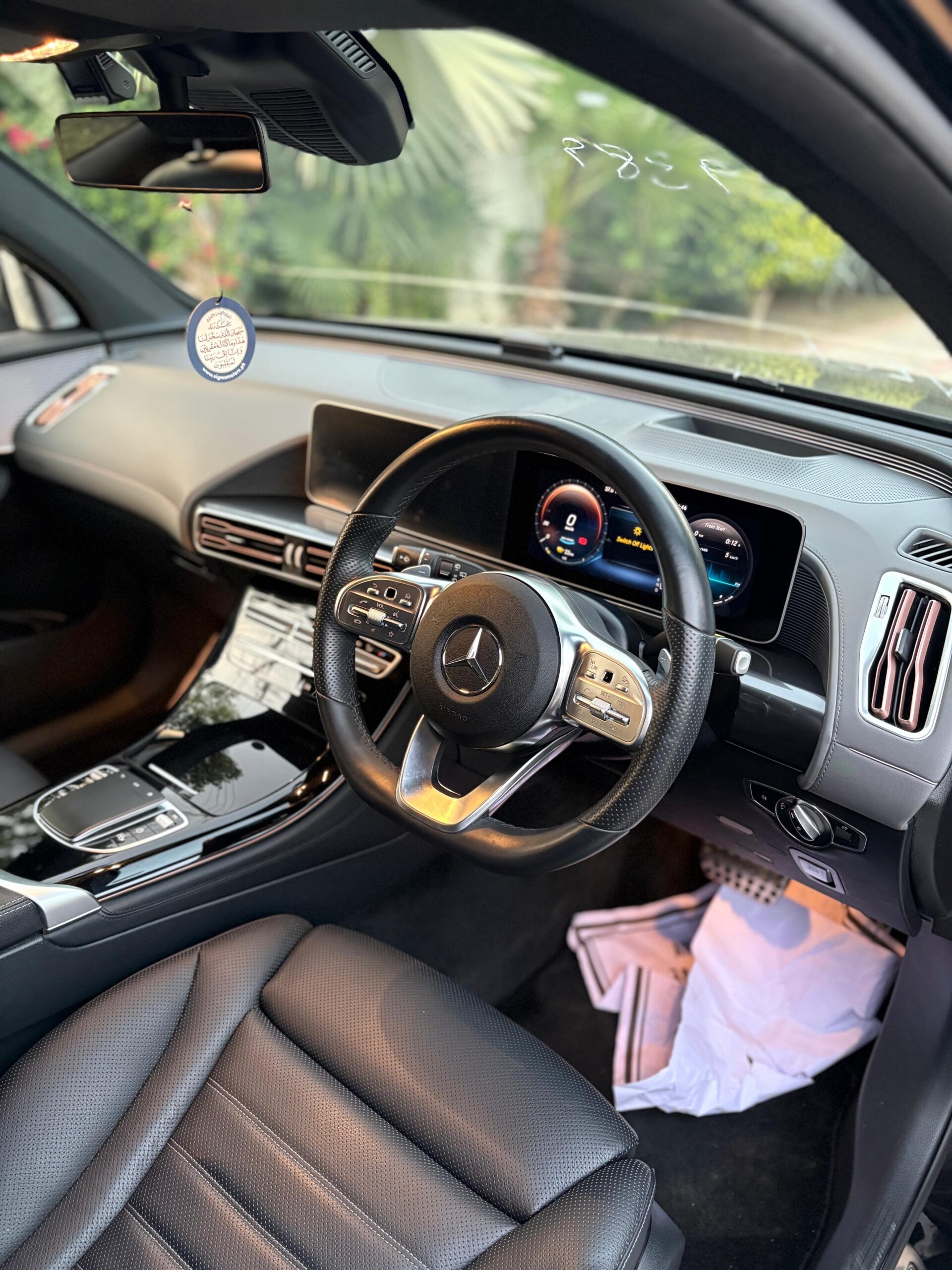 
								Mercedes Benz EQC 400 4Matic AMG Line Premium 2020 full									