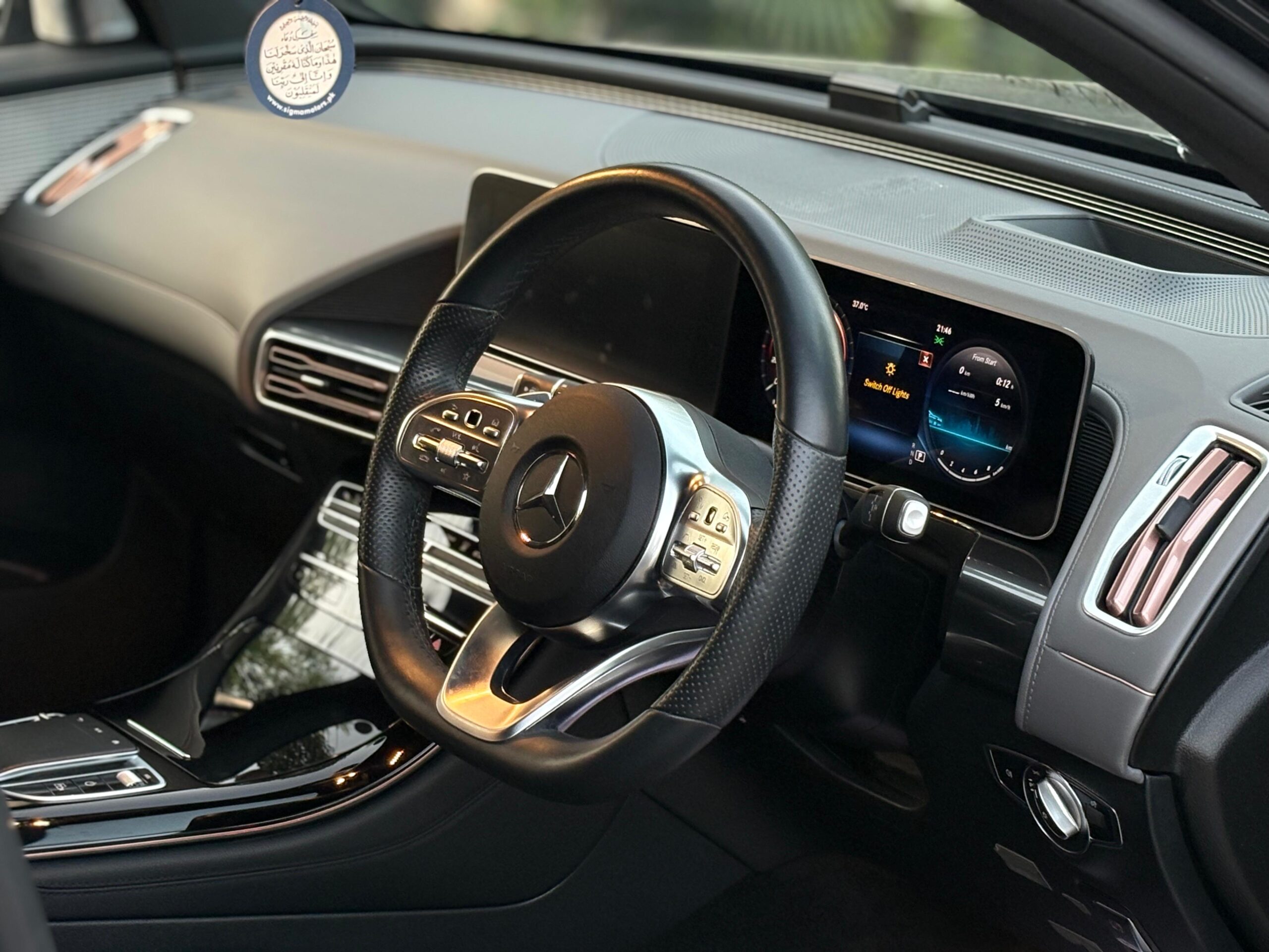 
								Mercedes Benz EQC 400 4Matic AMG Line Premium 2020 full									