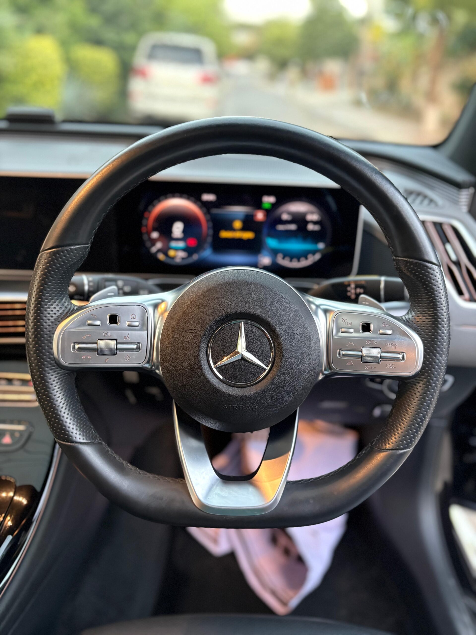 
								Mercedes Benz EQC 400 4Matic AMG Line Premium 2020 full									