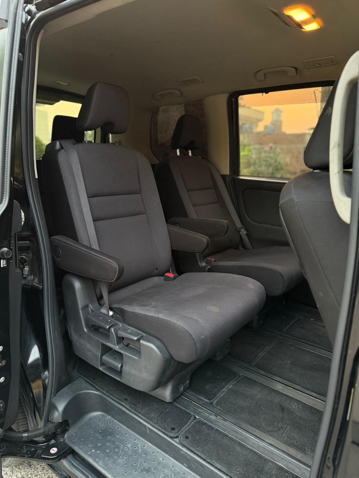 
								Nissan Serena e-POWER Highwaystar 2018 full									