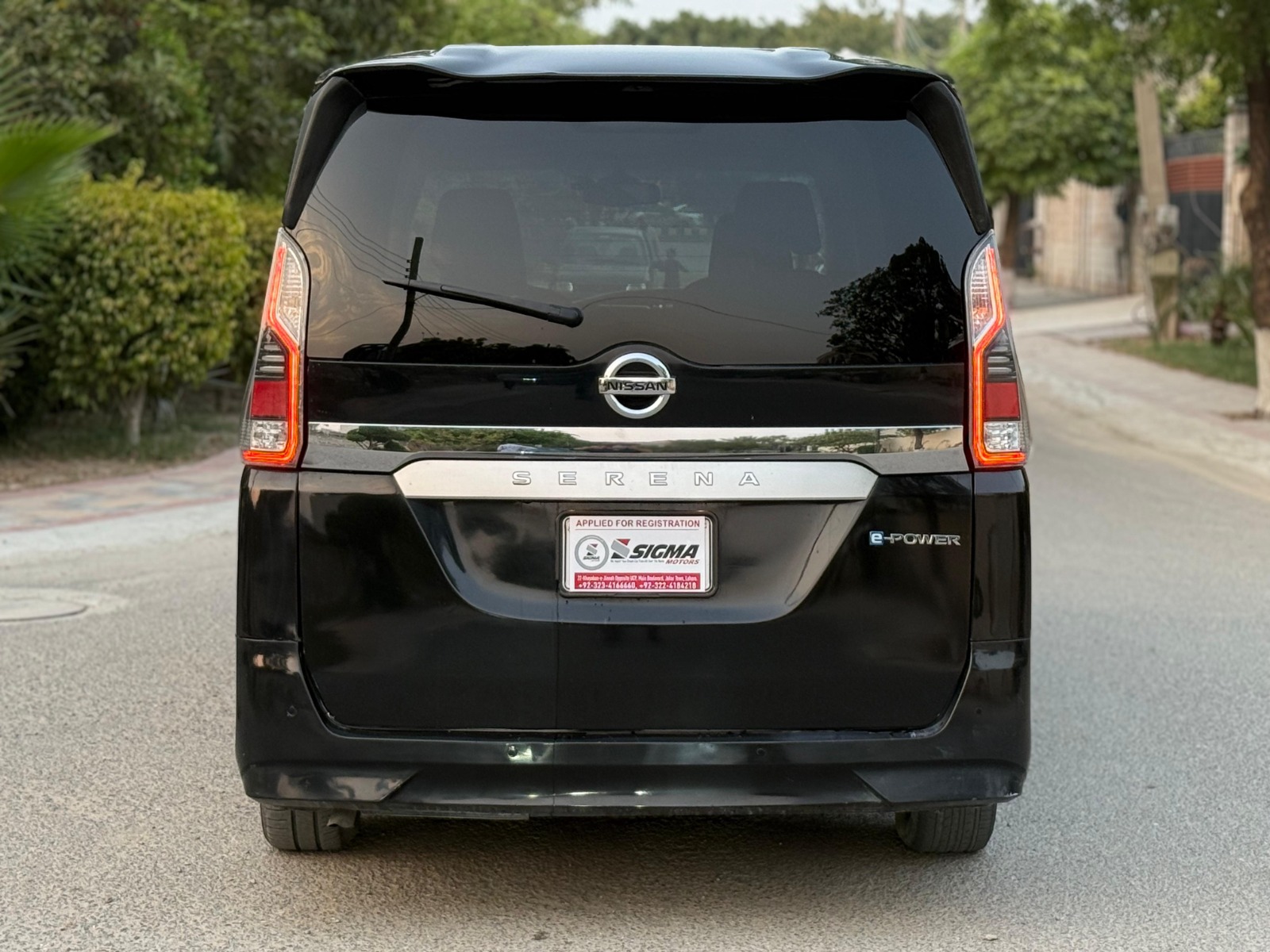 
								Nissan Serena e-POWER Highwaystar 2018 full									