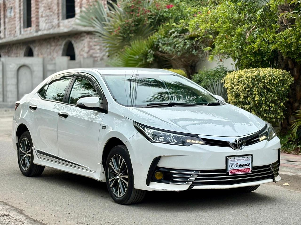 
								Toyota Corolla Altis 1.6 full									