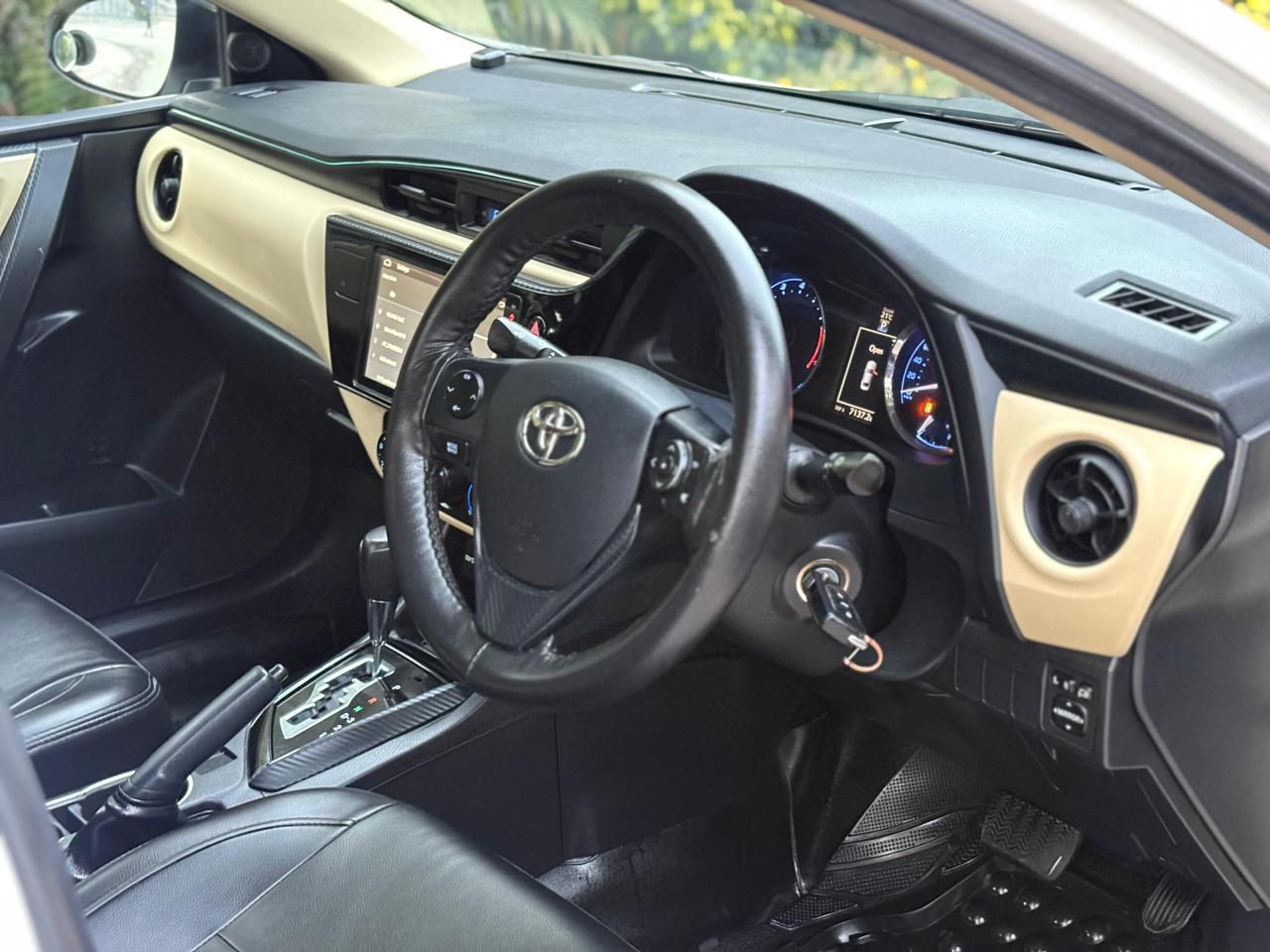 
								Toyota Corolla Altis 1.6 full									