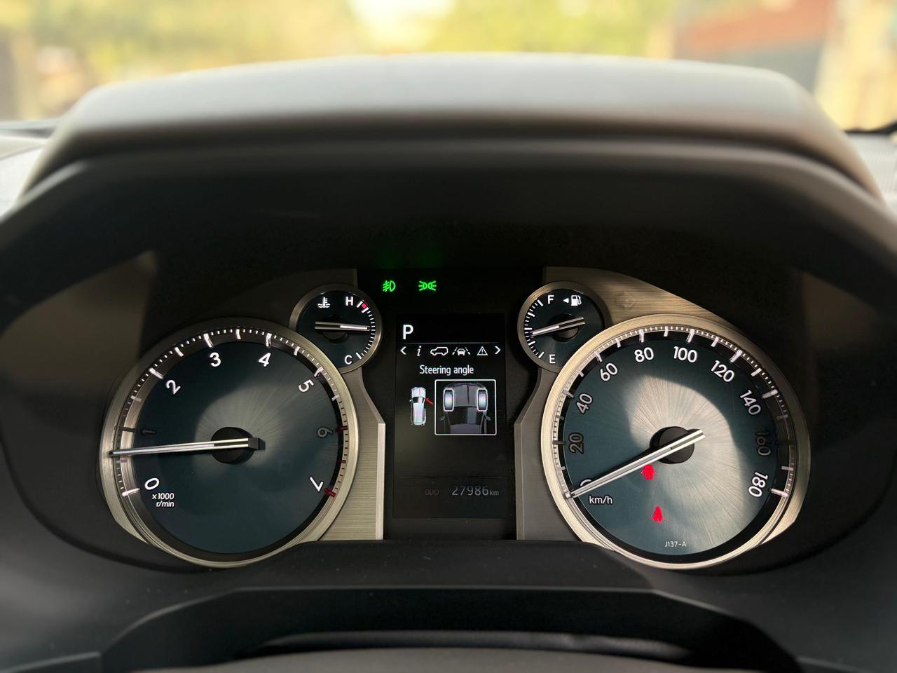 
								Toyota Corolla Altis 1.6 full									