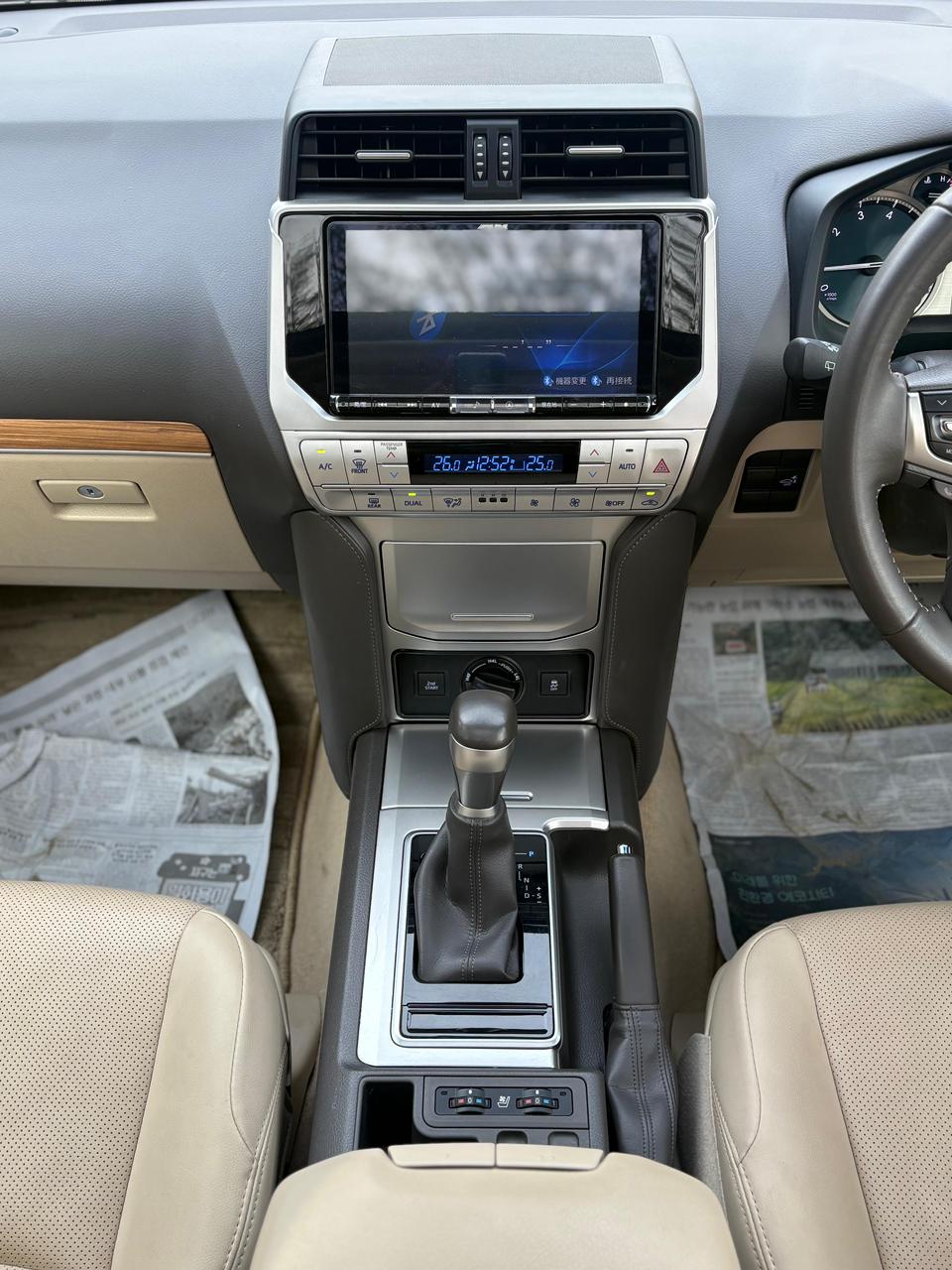 
								Toyota Land Cruiser Prado Black Edition TXL 2022 full									