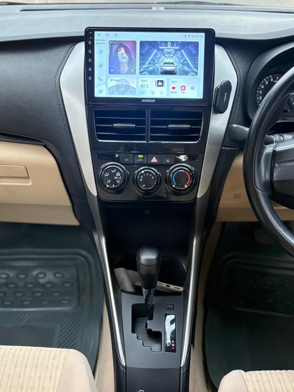 
								Toyota Yaris GLI 2022 full									