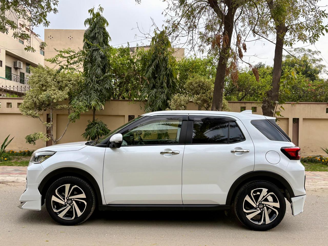 
								Toyota Raize Z Package 2020 full									