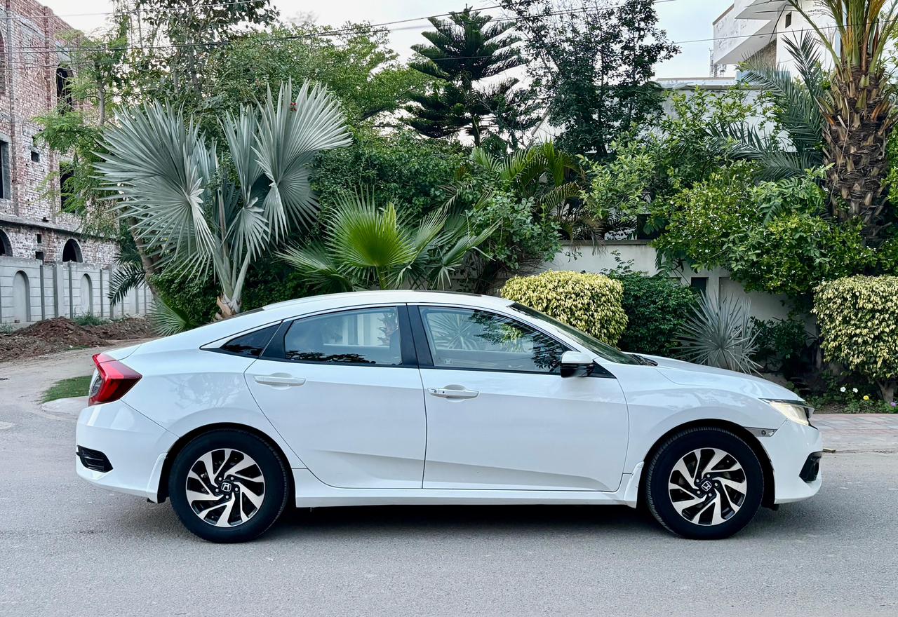 
								Honda Civic i-VTEC Oriel Prosmatec 2017 full									