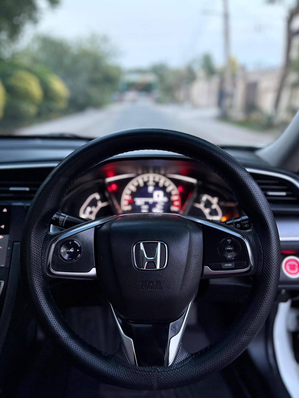 
								Honda Civic i-VTEC Oriel Prosmatec 2017 full									