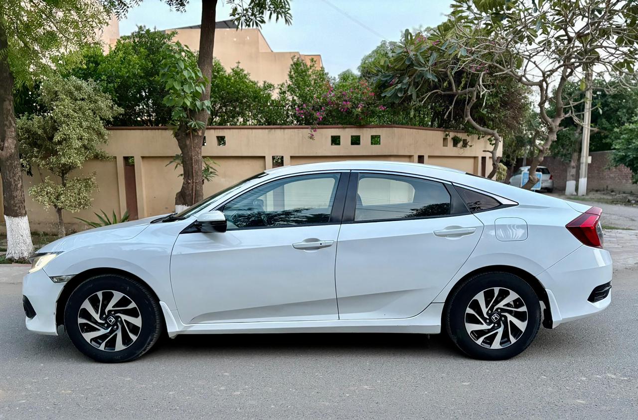 
								Honda Civic i-VTEC Oriel Prosmatec 2017 full									