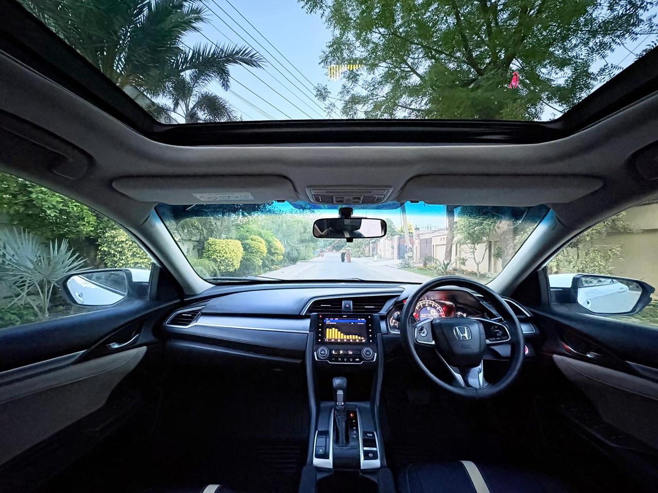 
								Honda Civic i-VTEC Oriel Prosmatec 2017 full									