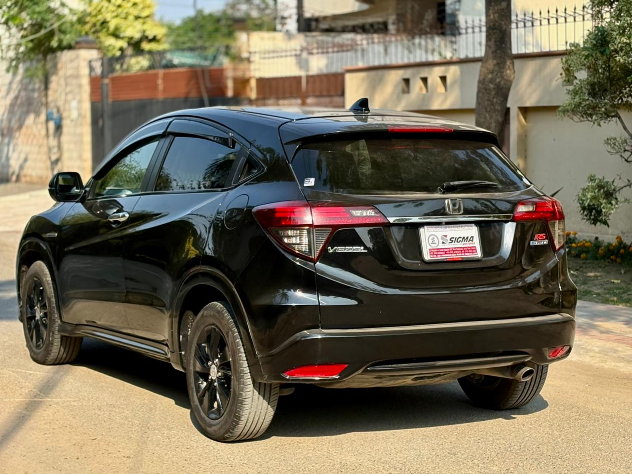 
								Honda Vezel X Package 2018 full									