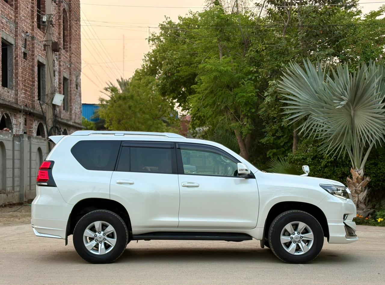 
								Toyota Land Cruiser Prado 2.7 TX 2021 full									