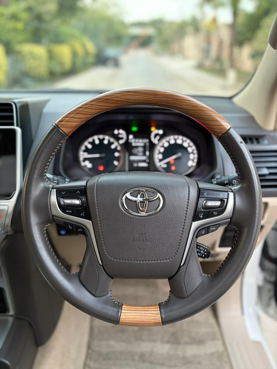 
								Toyota Land Cruiser Prado 2.7 TX 2021 full									