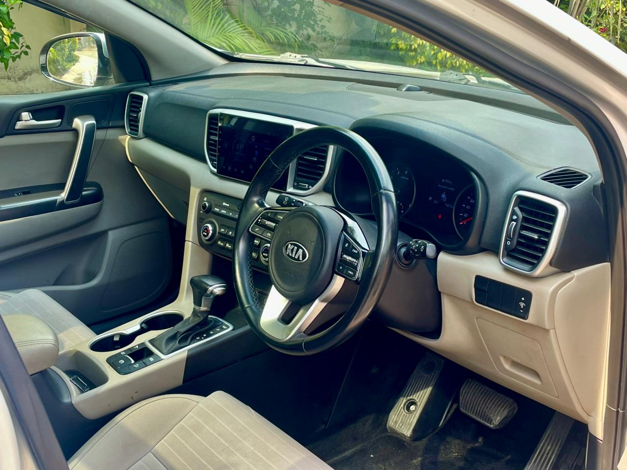 
								KIA Sportage FWD 2020 full									