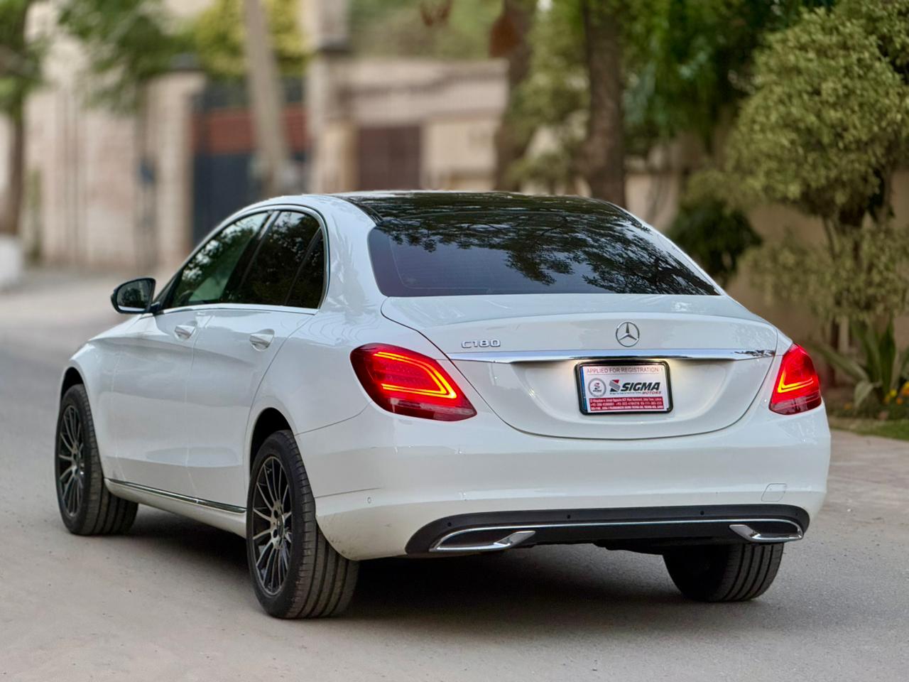 
								Mercedes Benz C180 Exclusive Package 2019 full									