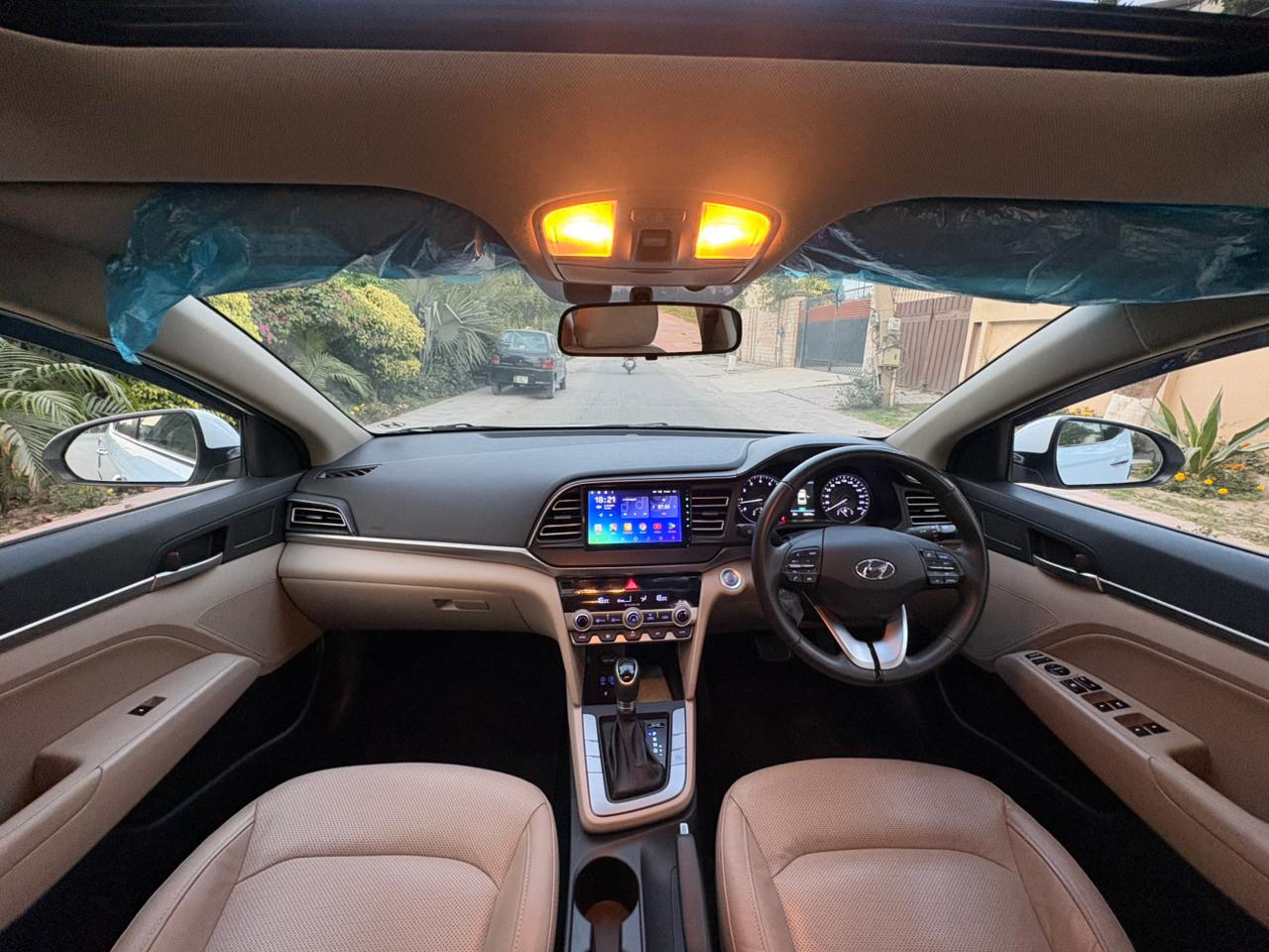 
								Hyundai Elantra GLS 2.0 2024 full									