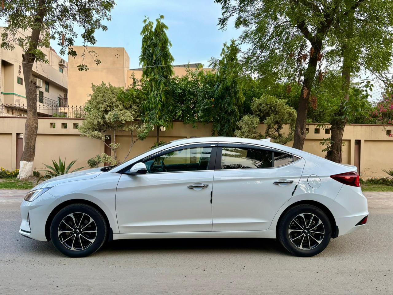 
								Hyundai Elantra GLS 2.0 2024 full									