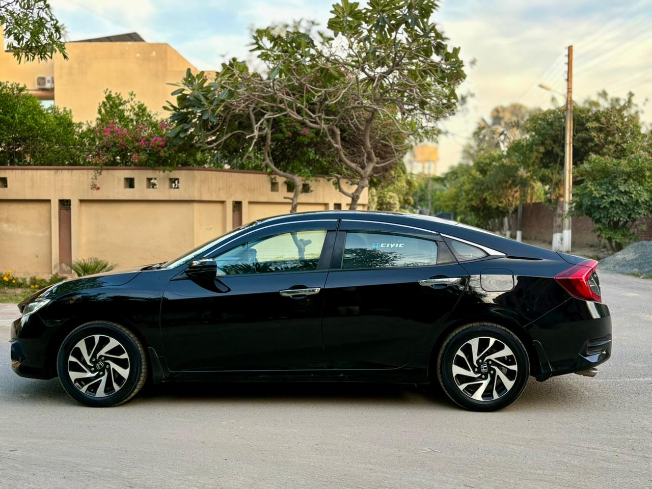 
								Honda Civic Oriel Turbo 2016 full									