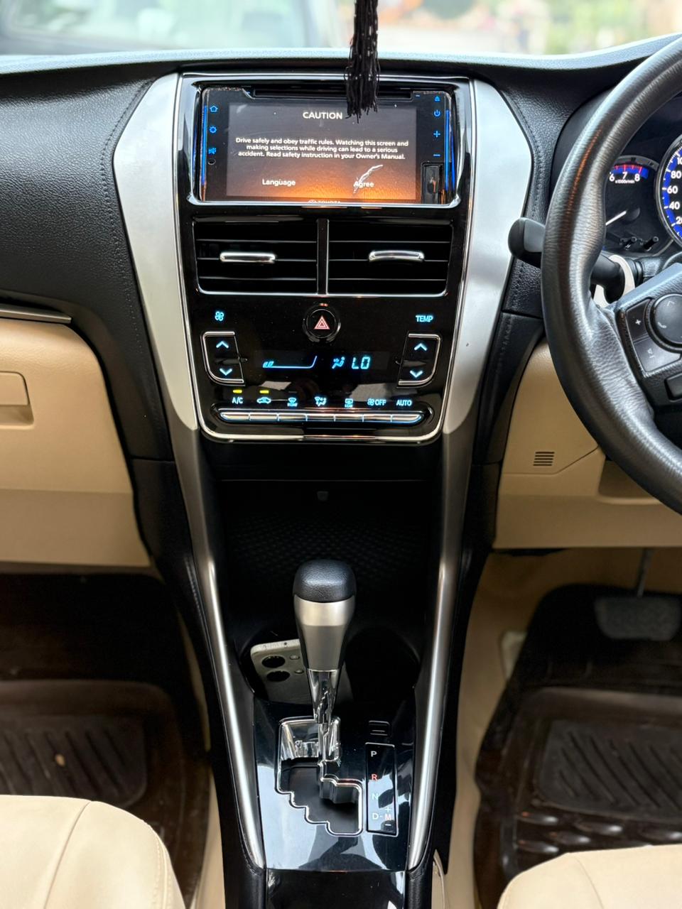 
								Toyota Yaris ATIV 1.5 CVT 2022 full									