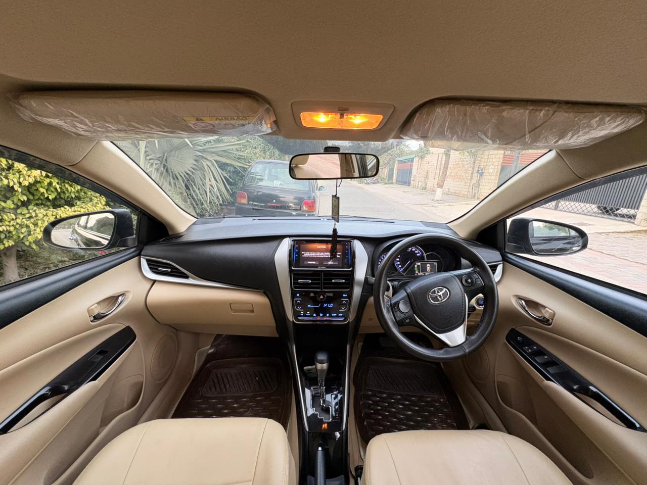 
								Toyota Yaris ATIV 1.5 CVT 2022 full									