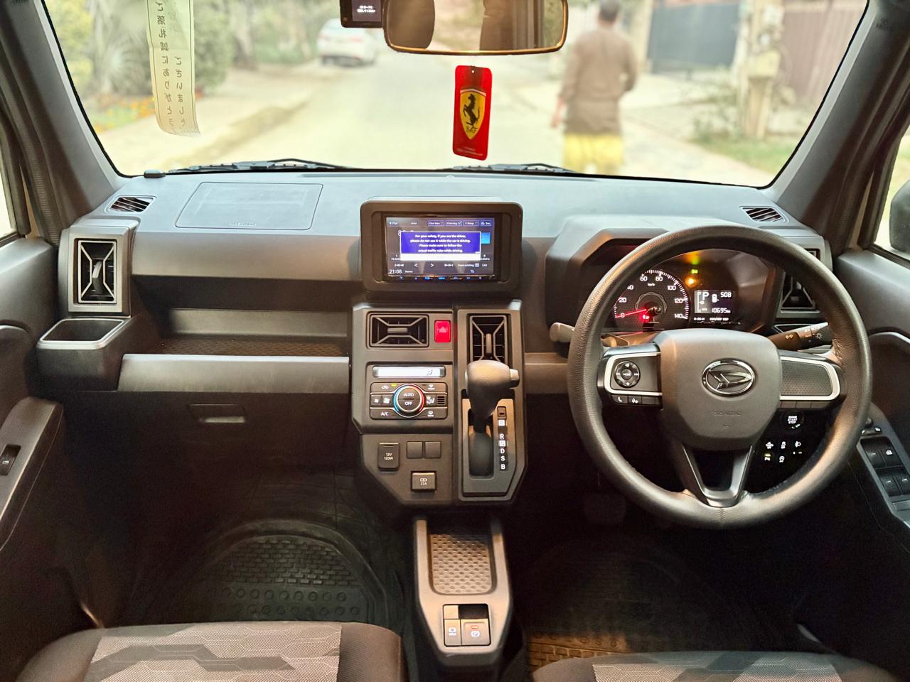 
								Daihatsu Taft Panoramic Roof 2023 full									