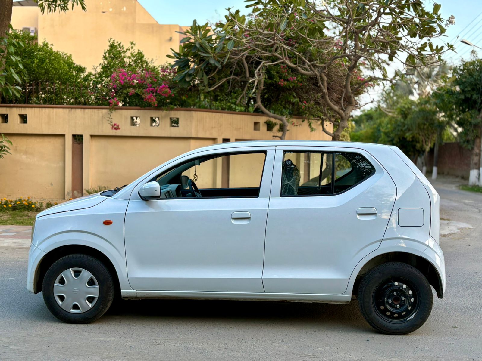 
								Suzuki Alto VXL AGS 2025 full									