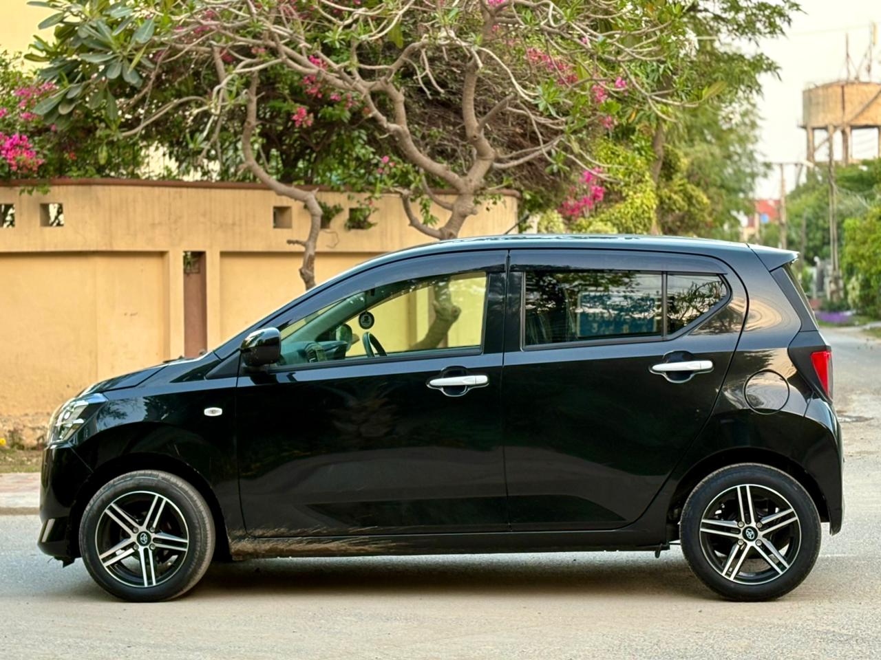 
								Daihatsu Mira ES XSA3 2022 full									