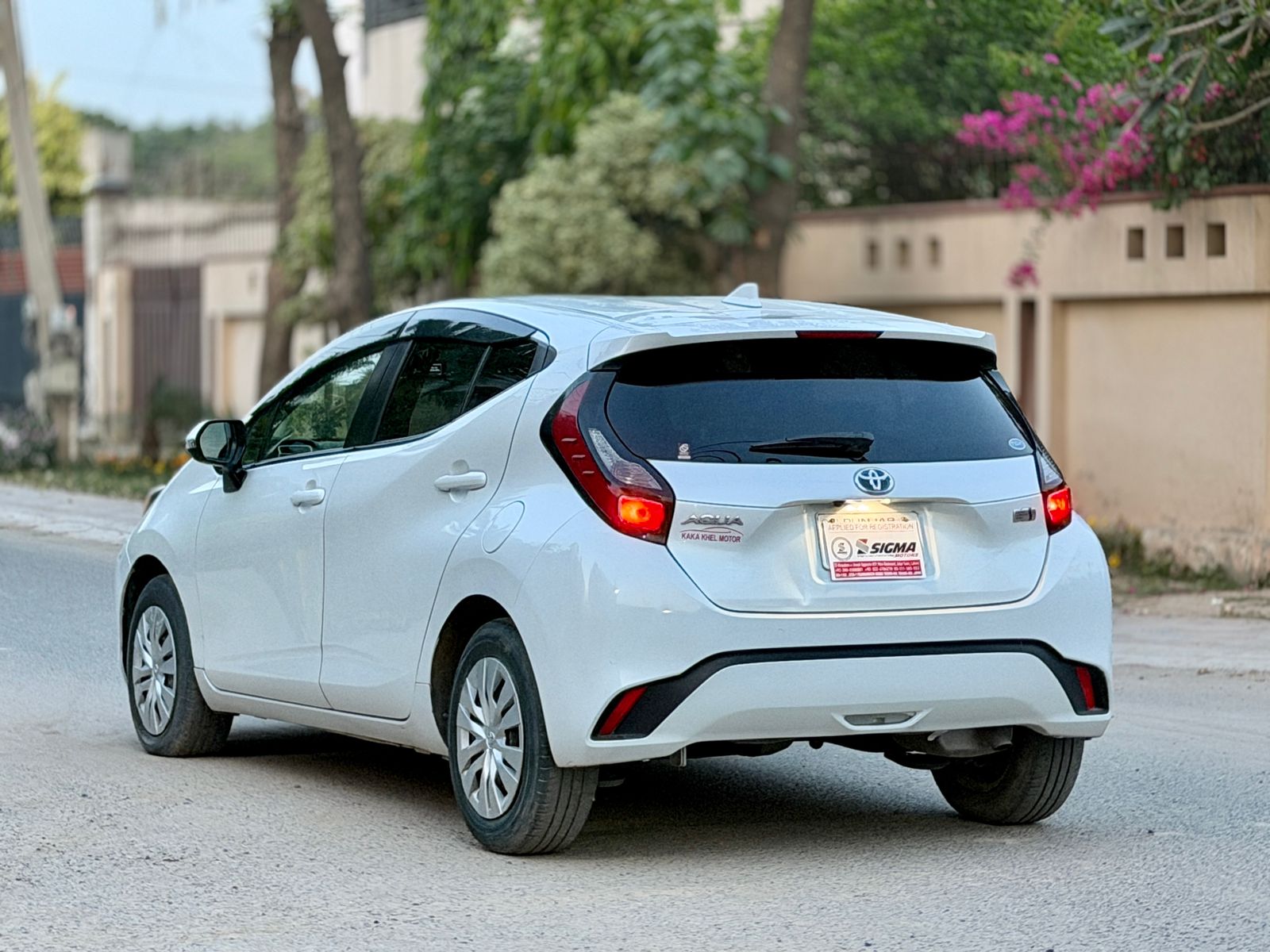 
								Toyota Aqua New Shape 2021 full									